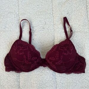 LA SENZA Burgundy Lace Push-Up Bra with Adjustable Straps